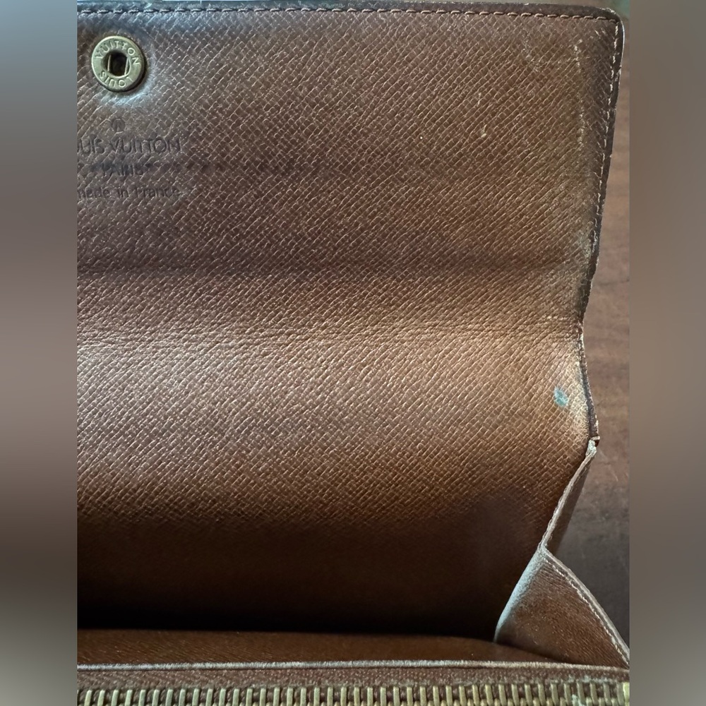 Louis Vuitton Monogram Wallet - Picture 5 of 7